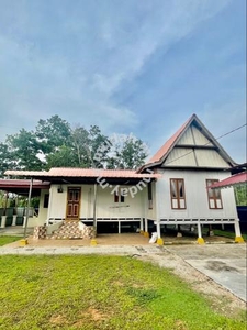 Rumah Kayu Kampung Umbai Melaka