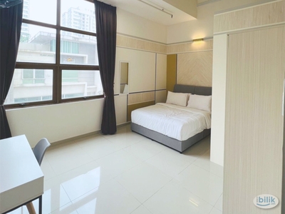 Kelana Jaya, Near Paradigm Mall, Medium Room with Queen Bed in Pinnacle, Include Utitlies and WIFI