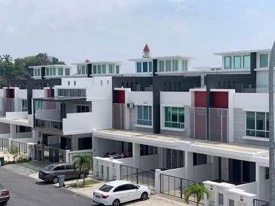 Brand New Residence 7, Bandar Springhill 2.5 Storey Lukut Port Dickson
