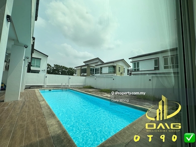 Move in Condition Bandar Parkland Bungalow Fully Reno Swimming Pool