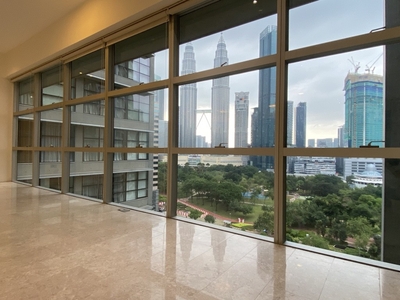 Park Seven KLCC view, high floor. 100m to KLCC park, 300m to MRT and 1km to RSGC golf course and ISKL school.