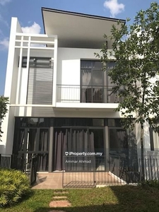 Partly Furnished 16 Quartz 3 Storey Courtyard Villa @ Taman Melawati