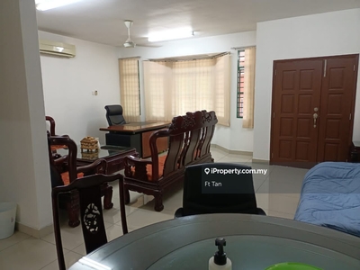 Puchong full furnished wide house