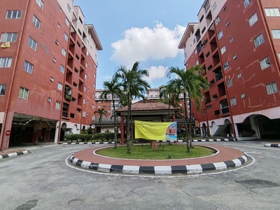 Renovated Cheap Non Bumi Lot Permai Villa Apartment Puchong Level 8 For Sale