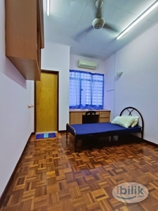 BU 2 Budget Room NEAR MRT BANDAR UTAMA For Rent With Attach Bathroom Aircon Middle-Room