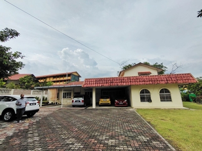 Bungalow House for Sale at Section 12 Petaling Jaya Rumah Banglo Petaling Jaya untuk Dijual
