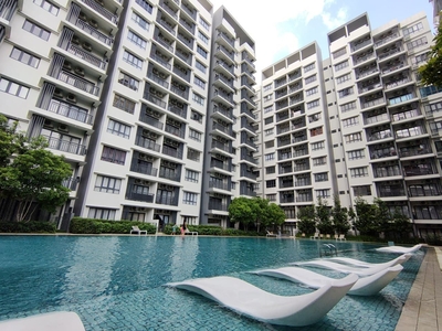 DIRECT ACCESS TO SWIMMING POOL IN FRONT Condominium in Suria Residence by Sunsuria Bukit Jelutong Selangor for Sale untuk Dijual