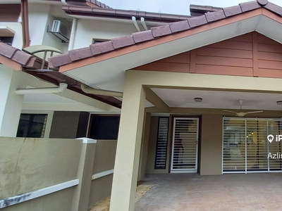 Double storey superlink 5 rooms cahaya spk seksyen u9 shah slam