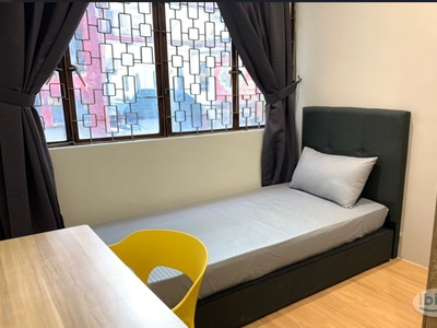 Foreigner Perferred Room For RentVery Near to Petaling Street Ocean77 Super Single-Room