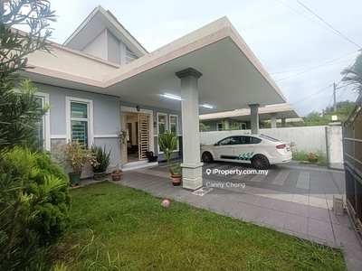 Freehold Facing Field Single Storey Semi-D House In Klebang For Sales