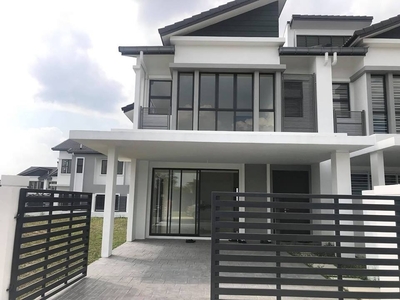 Loan Reject Unit Double Storey 4B4R - Freehold
