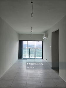 Majestic Maxim with 2car parks for sale, near MRT connaught, ucsi