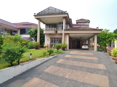 NICE NEIGHBOURHOOD FREEHOLD Bungalow House for Sale Rumah Banglo untuk Dijual di Taman Bukit Meringin 2 Kajang Selangor untuk Dijual