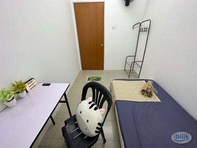 Nice single private room at Sekyen 14 alami residence