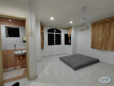 PJU NEAR MRT KOTA DAMANSARA Budget Room For Rent With Private Bathroom & Aircon Master-Room