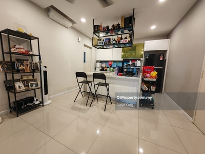 Reno Paragon 3 Fully Furnished Corner Unit for sell