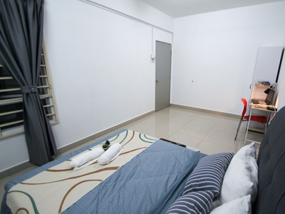 ❗️ Selling Fast ❗️ Nice Budget Room for you 【Middle Room @ Casa Residenza】Low Deposit
