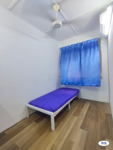 Single Room at Section 14, PJ walk 100m to 3 Two Square