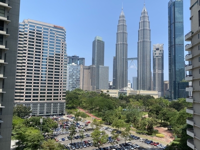 Stonor Park at KLCC, KL City Centre with KLCC towers and park view. Super good buy, 200 meter to KLCC park.