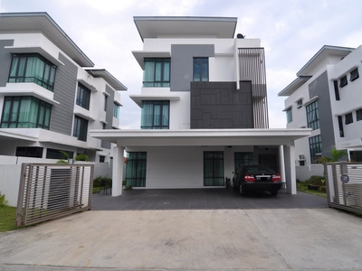 TASTEFUL INTERIOR DESIGN 3 Storey Bungalow House for Sale at Lambaian Residence Bangi Selangor near UKM Bangi untuk Dijual