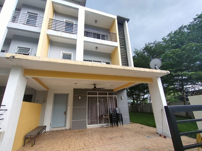 Teres 3 Tingkat Corner Lot Terrace House For Sale Fully Furnished at D’Impian Tropika Balakong Selangor For Sale