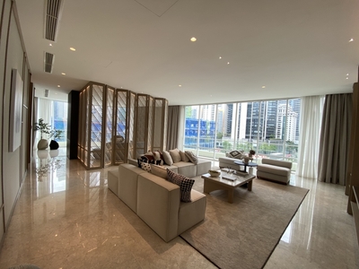 The Oval at KLCC, KL City Centre. Lavishly furnished and renovated. KLCC Twin Towers view, 200 meter to KLCC park.