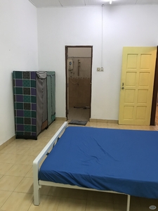USJ Budget Room For Rent Near LRT SS18 With Private Bathroom & Aircon Master-Room