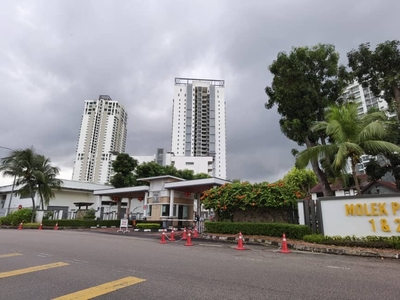 Molek Pine 2 Penthouse Condominium @ Taman Molek Johor Bahru