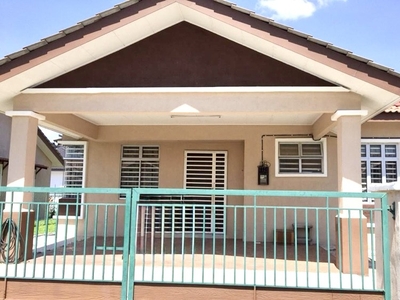 Semi D House at Taman Intan Baiduri, Sepang for rent