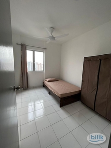Room for Female 5 minutes Walk to MRT Kuchai Lama- Lily Apartment