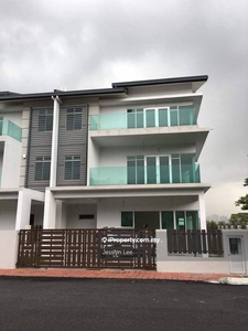 1080 Residence Puncak Saujana Kajang 3 Storey Semi D Corner Lot