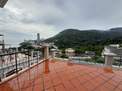 4 Storey Villa with private lift and private pool, hill and sea view!