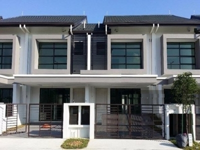 a 2 storey link house end lot for sale at Bandar Bukir Raja Klang