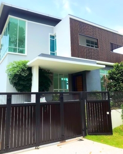 A bungalow for sale in Bukit Jelutong Selangor