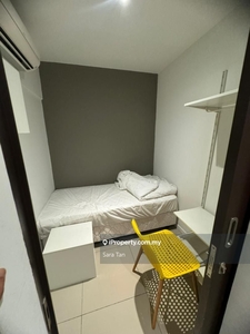 D'latour room to rent near Taylor's University