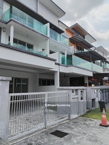 Good Condition 3 Storey Terrace Taman Denai Puchong