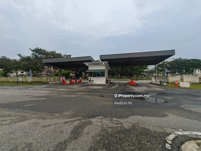 Puchong Taman Putra Impiana 2.5 Storey corner Taman Meranti Jaya