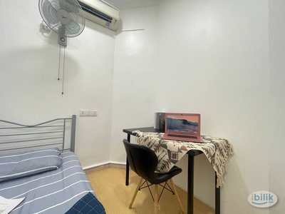 Room With Convenience! ‍♂️Deposit-Free Room Right Next To Sunway Putra Mall