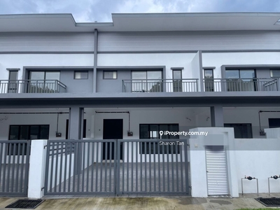Sikamat/Sri Pulai Double Storey terrace brand new subsale