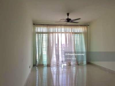 Well maintain units.walk to lrt station, shop & grocery, near pavilion