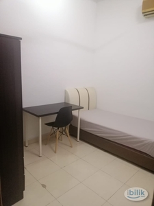 Available single room for rent at Pelangi utama