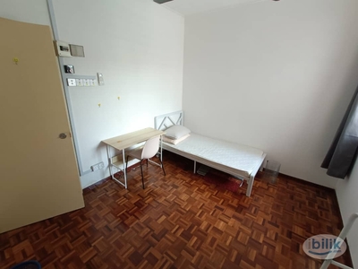Big Single Room For Rent Nearby Bukit Raja At Setia Alam