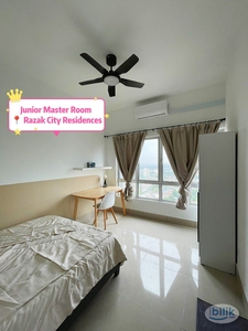 Brand New‼️Nice View with Sunlight✨ Master Room with Private Bathroom at Razak City Residences Near