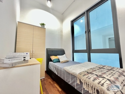 Explore Our Room In PJ With Balcony Attached To Mall (Jaya One, Noko )