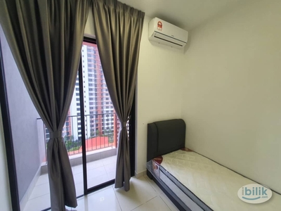 [Female] Medium Private Room @ Amber Residence / Kota Kemuning | Fibre WIFI 300 Mbps | Hotel Quality Mattress | Fully Furnished with Dining Table