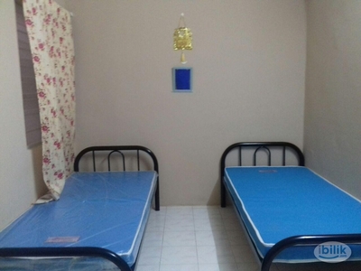 [For Female] Middle Room at Taman Sentosa, Klang,