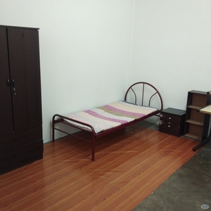 Middle Room at Brickfields - Single FEMALE only