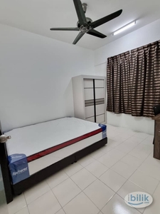 Nice medium size room at Residensi Laguna condo, Bandar Sunway