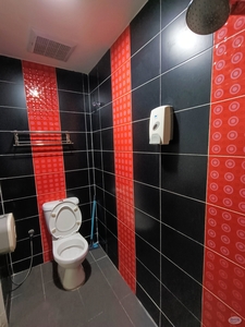 ⚠️ Room with ✨ window ✨ and attached private bathroom @ SS4, Petaling Jaya, 800 meter to LRT Kelana Jaya ✨