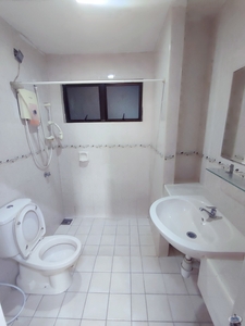 Single room available in pelangi utama condominium